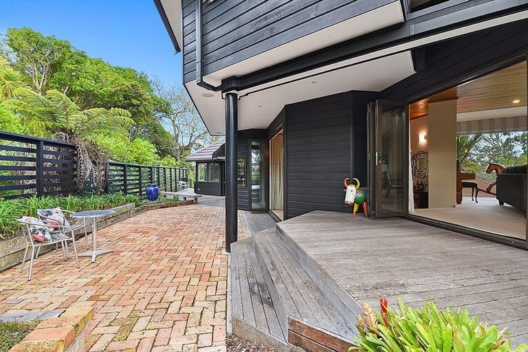 Photo of property in 7 View Road, Campbells Bay, Auckland, 0630