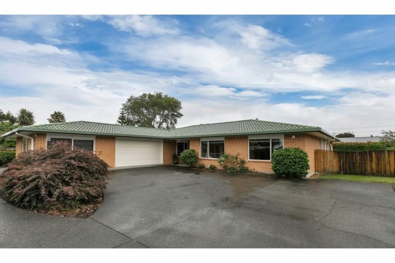 Photo of property in 10 Station Road, Huapai, Kumeu, 0810