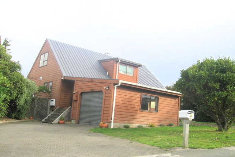 Photo of property in 66 Cypress Drive, Maungaraki, Lower Hutt, 5010
