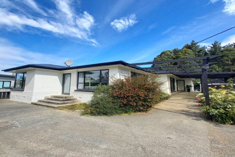 Photo of property in 61 Half Mile Road, Tuatapere, 9620