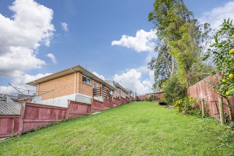 Photo of property in 2/81 Seabrook Avenue, New Lynn, Auckland, 0600