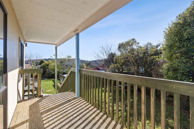 Photo of property in 5 Kinloch Place, Papakowhai, Porirua, 5024