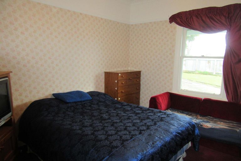 Photo of property in 43 Rhodes Street, Waimate, 7924