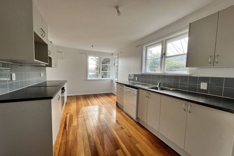Photo of property in 9 Kamahi Street, Stokes Valley, Lower Hutt, 5019