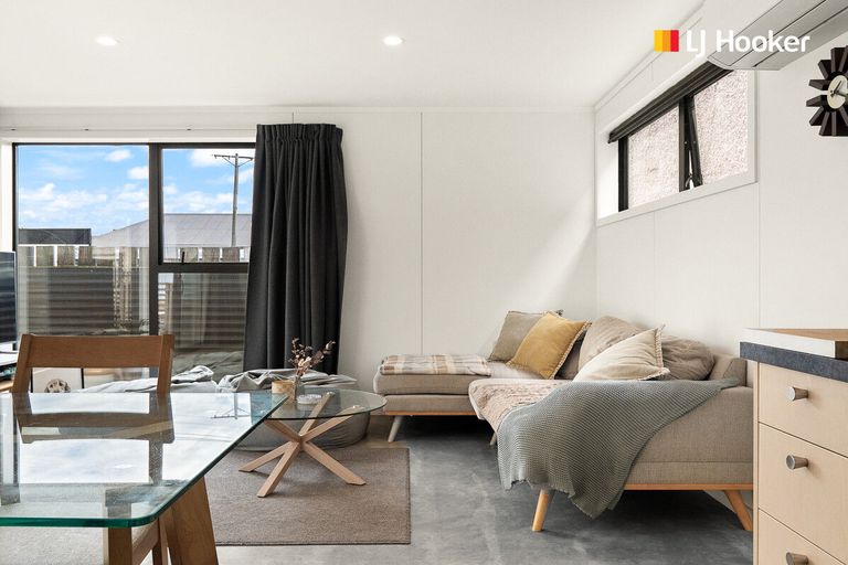 Photo of property in 108 Oxford Street, South Dunedin, Dunedin, 9012