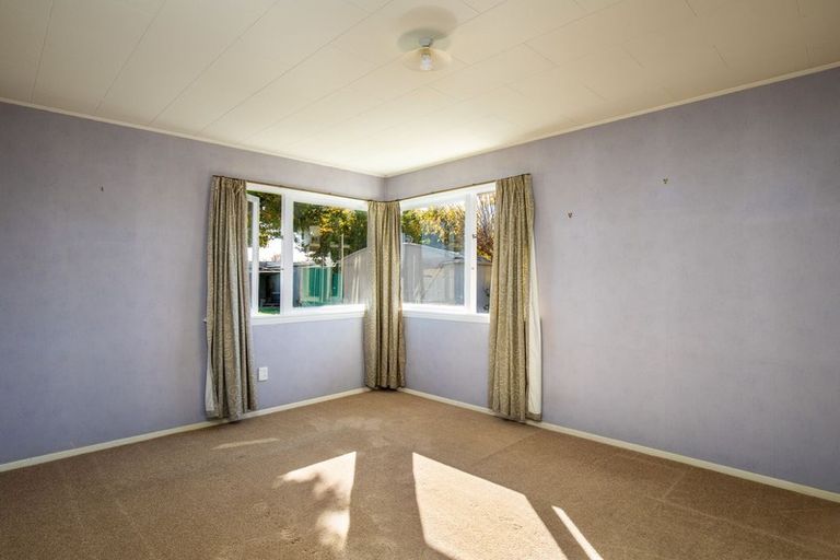 Photo of property in 2 Campbell Street, Alexandra, 9320