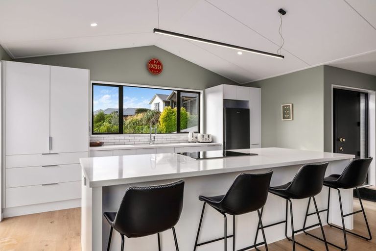 Photo of property in 19 Golf View Close, Fairhall, 7272