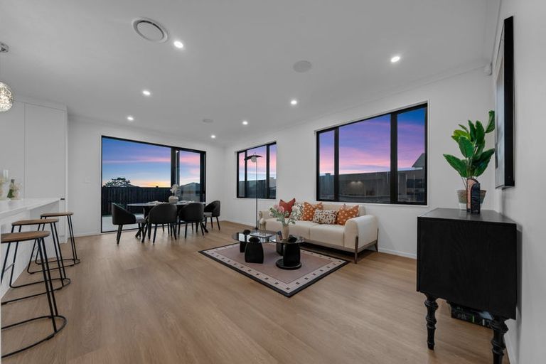 Photo of property in 34 Emerald Avenue, Rosehill, Papakura, 2113