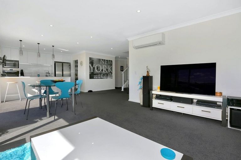 Photo of property in 146 Endeavour Drive, Whitby, Porirua, 5024