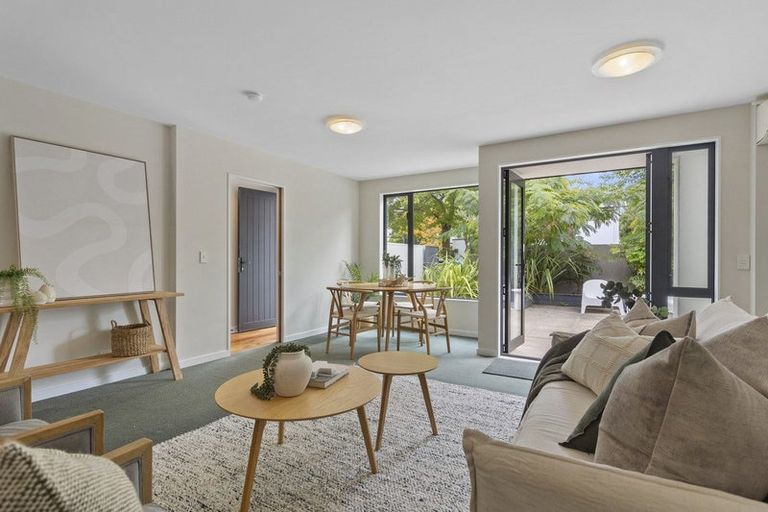 Photo of property in 3 Oakford Close, Riccarton, Christchurch, 8011