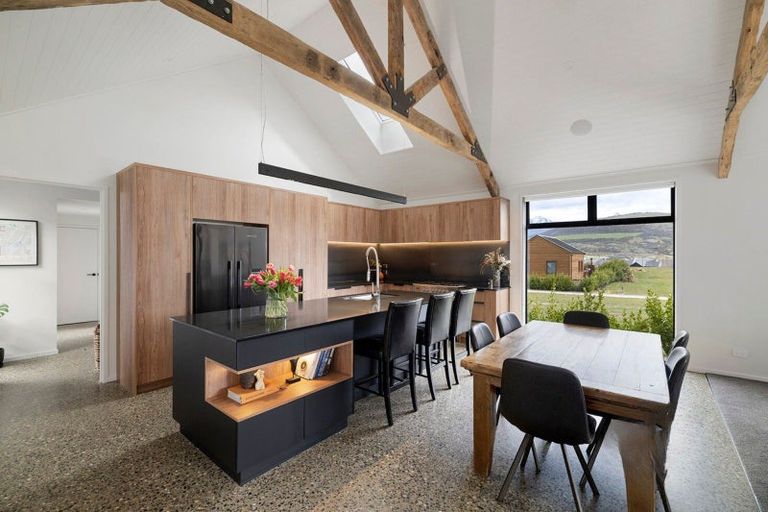 Photo of property in 52 Cunninghams Drive, Jacks Point, Queenstown, 9371