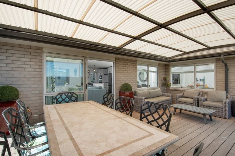 Photo of property in 14 Kamahi Crescent, Papamoa Beach, Papamoa, 3118