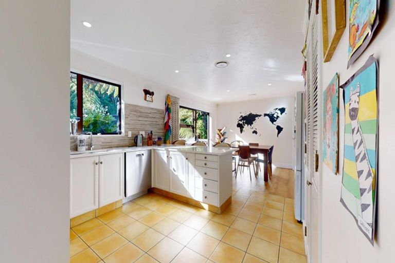 Photo of property in 60 Satara Crescent, Khandallah, Wellington, 6035