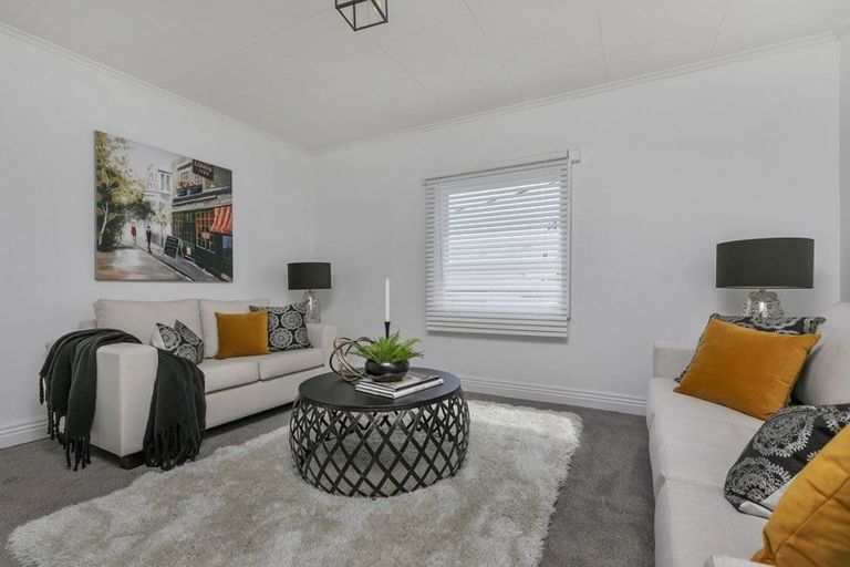 Photo of property in 31 Mahara Avenue, Birkenhead, Auckland, 0626