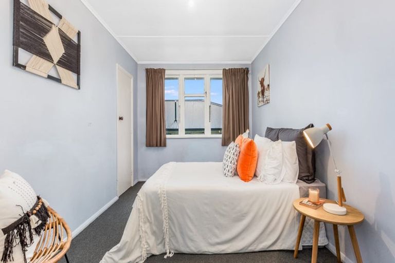 Photo of property in 12 Cornwall Crescent, Cannons Creek, Porirua, 5024