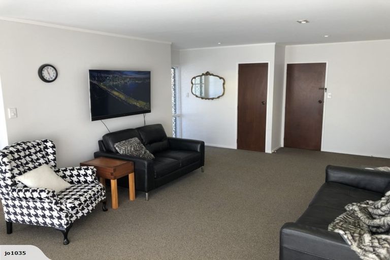 Photo of property in 1/377 Blockhouse Road, Blockhouse Bay, Auckland, 0600