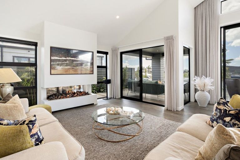 Photo of property in 13 Awatea Drive, Whitianga, 3510