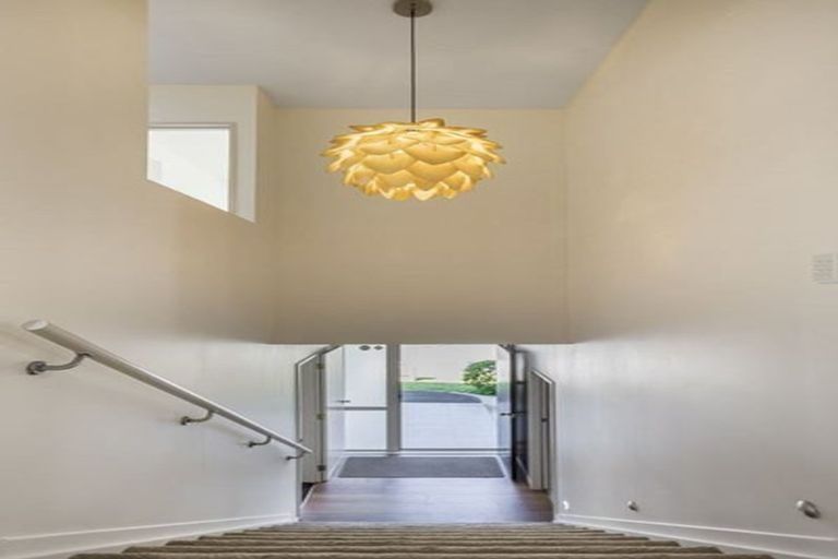 Photo of property in 24 Langana Avenue, Browns Bay, Auckland, 0630