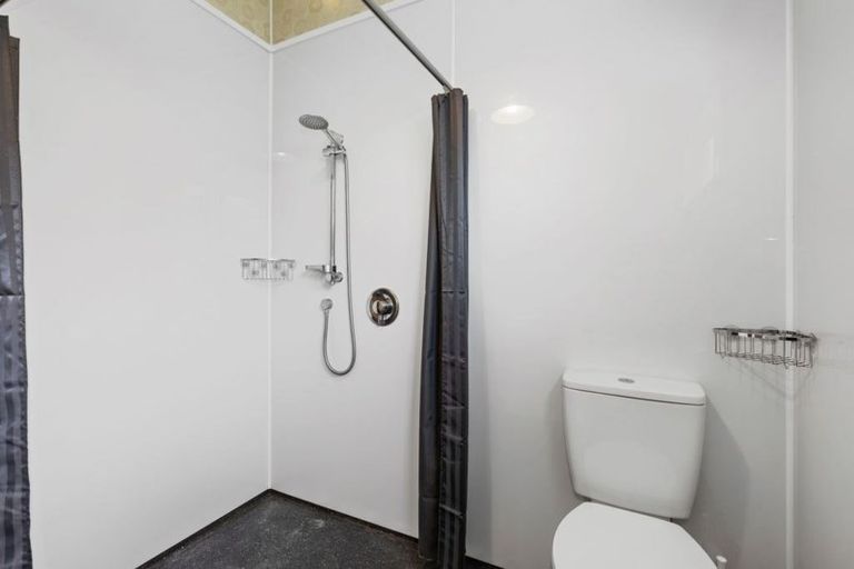 Photo of property in 2/345 Muritai Road, Eastbourne, Lower Hutt, 5013