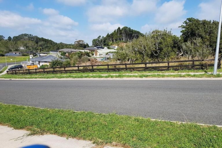 Photo of property in 15 Garrett Drive, Whalers Gate, New Plymouth, 4310
