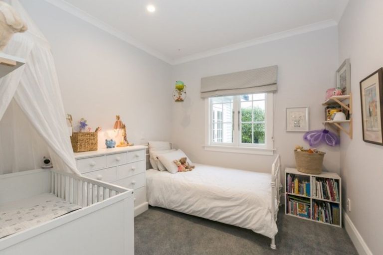 Photo of property in 9 Gillean Street, Havelock North, 4130