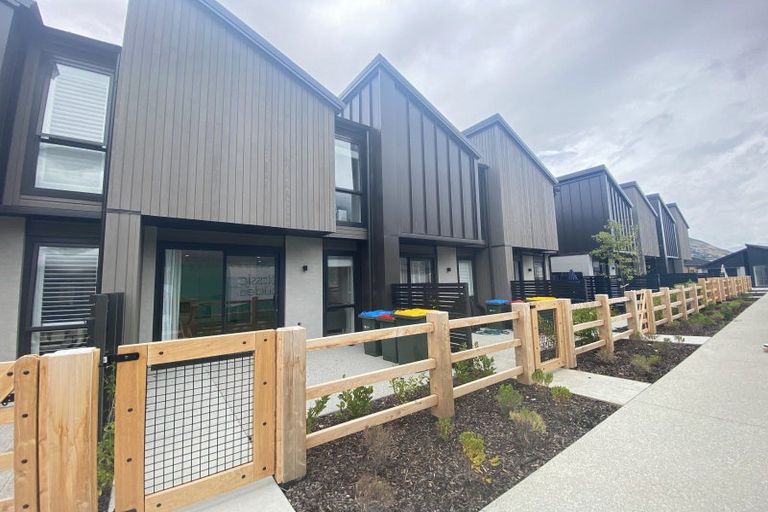 Photo of property in 6 Mcgibbon Lane, Jacks Point, 9371