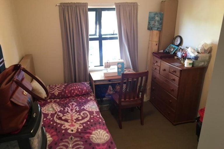 Photo of property in 2/23b View Road, Glenfield, Auckland, 0627