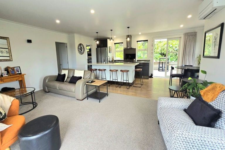 Photo of property in Cotswold Cottage B & B, 46 Maramarahi Road, Thames, 3578