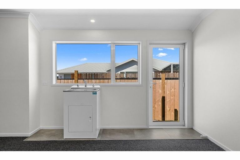 Photo of property in 37 Weka Street, Mangawhai, 0505