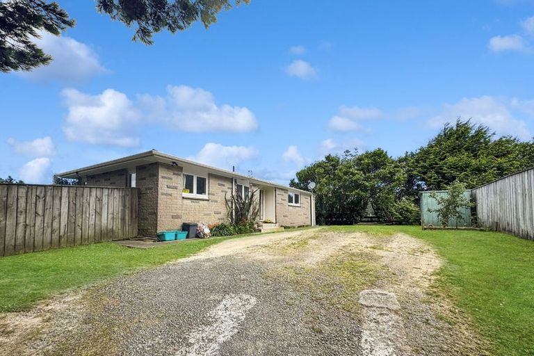 Photo of property in 21 Richmond Hill, Glenside, Wellington, 6037