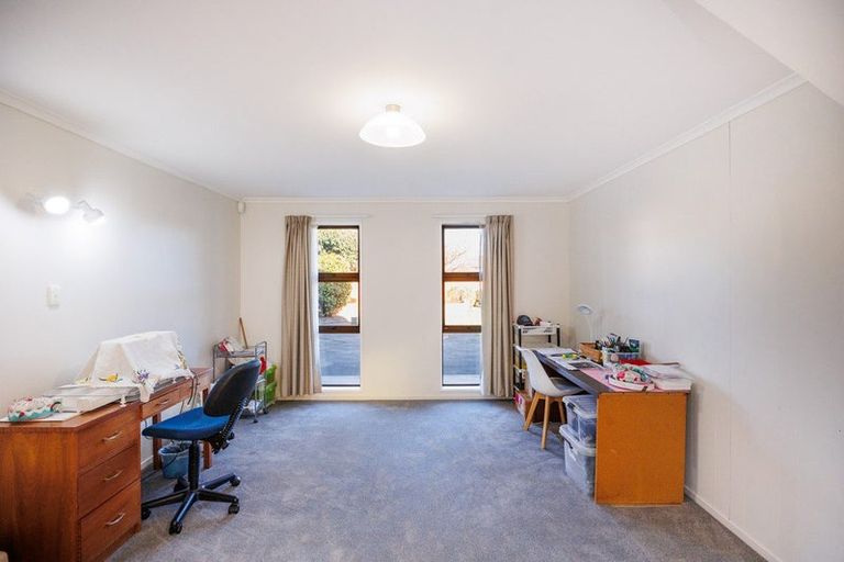 Photo of property in 4 Gainsborough Grove, Highbury, Palmerston North, 4412