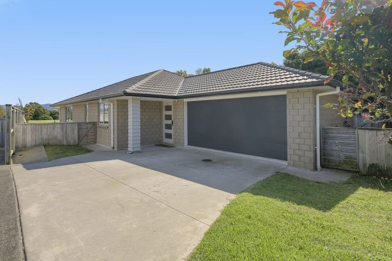 Photo of property in 12 Richardson Road, Omokoroa, 3114
