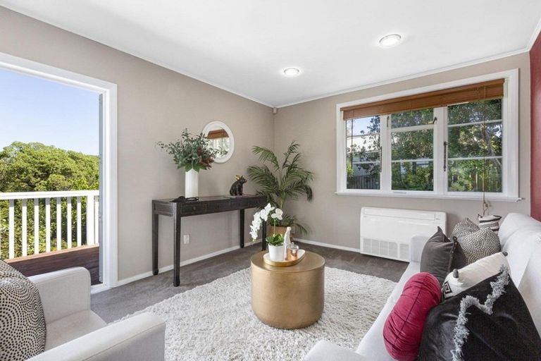 Photo of property in 19 Hiwi Crescent, Titahi Bay, Porirua, 5022