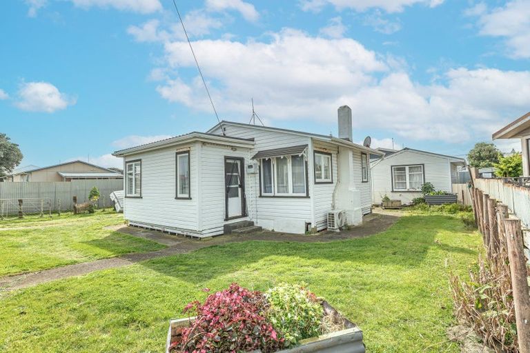 Photo of property in 10 Cornfoot Street, Castlecliff, Whanganui, 4501