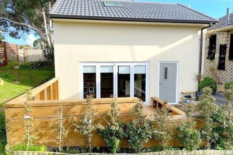 Photo of property in 28 Kokiri Street, Te Atatu South, Auckland, 0610