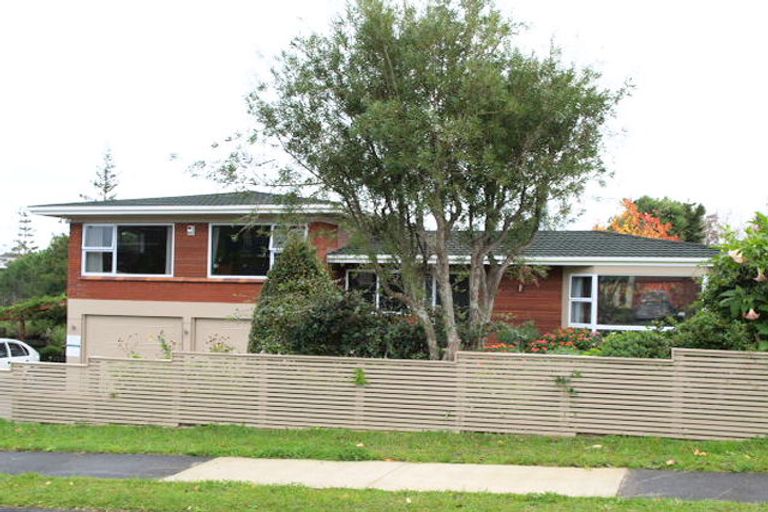 Photo of property in 3 Bemrose Place, Cockle Bay, Auckland, 2014