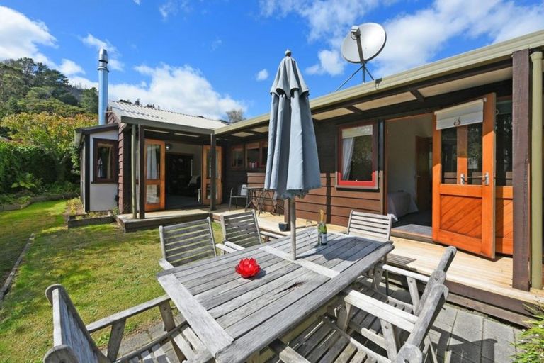 Photo of property in 76 Kairimu Street, Stokes Valley, Lower Hutt, 5019