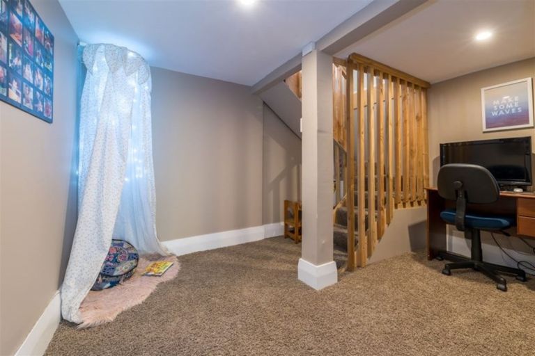 Photo of property in 2a Church Hill Road, Green Island, Dunedin, 9018