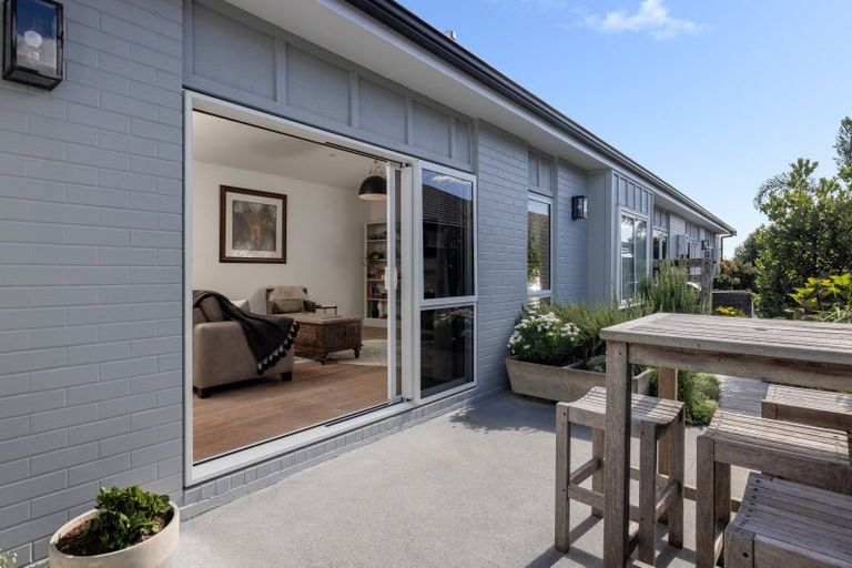 Photo of property in 18 Montia Close, Papamoa Beach, Papamoa, 3118