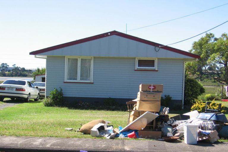 Photo of property in 1/80 Cobham Crescent, Kelston, Auckland, 0602