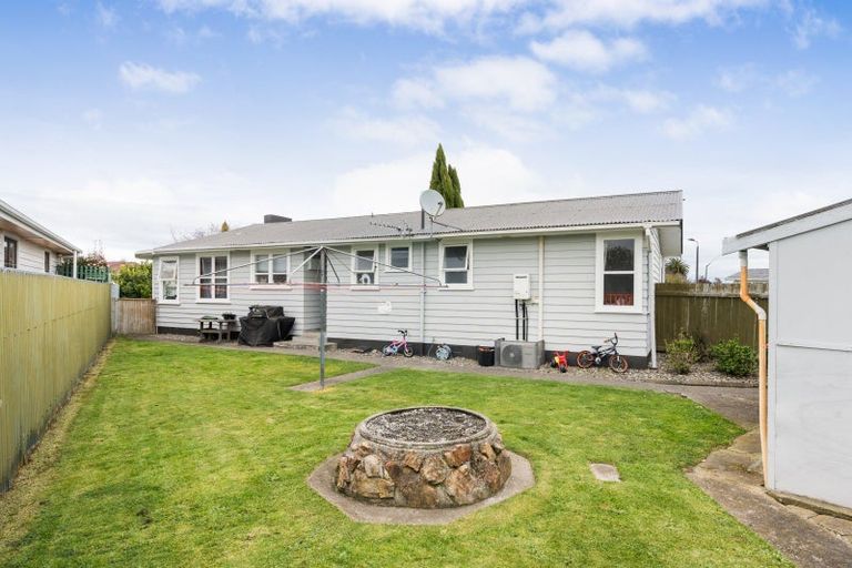Photo of property in 87 Sutherland Crescent, Westbrook, Palmerston North, 4412