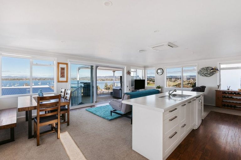 Photo of property in 35 Coppelia Avenue, Omokoroa, 3114