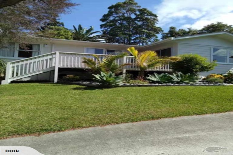 Photo of property in 9 Beaudine Avenue, Glenfield, Auckland, 0629