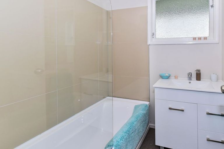 Photo of property in 102 Tennessee Avenue, Mangere East, Auckland, 2024