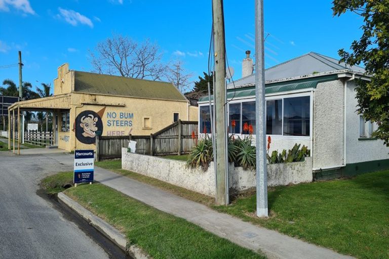 Photo of property in 100 Main Road, Makaraka, Gisborne, 4010