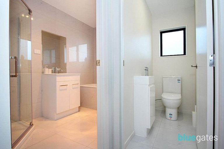 Photo of property in 1 Whekau Drive, Takanini, 2112