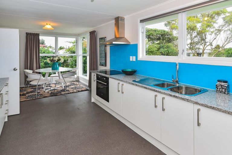Photo of property in 102 Tennessee Avenue, Mangere East, Auckland, 2024