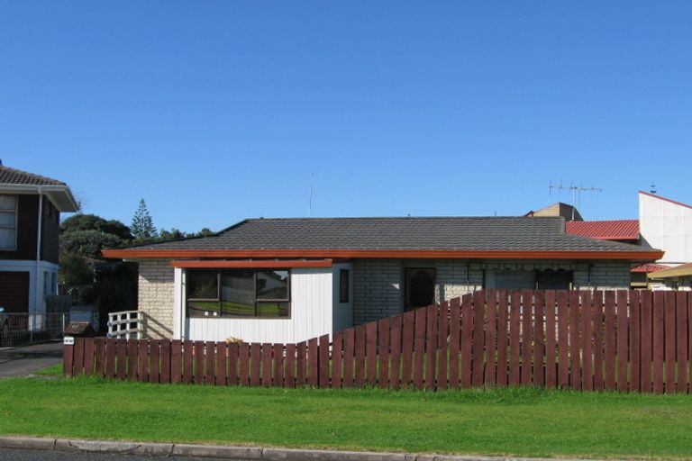 Photo of property in 1/19 Milton Road, Orewa, 0931