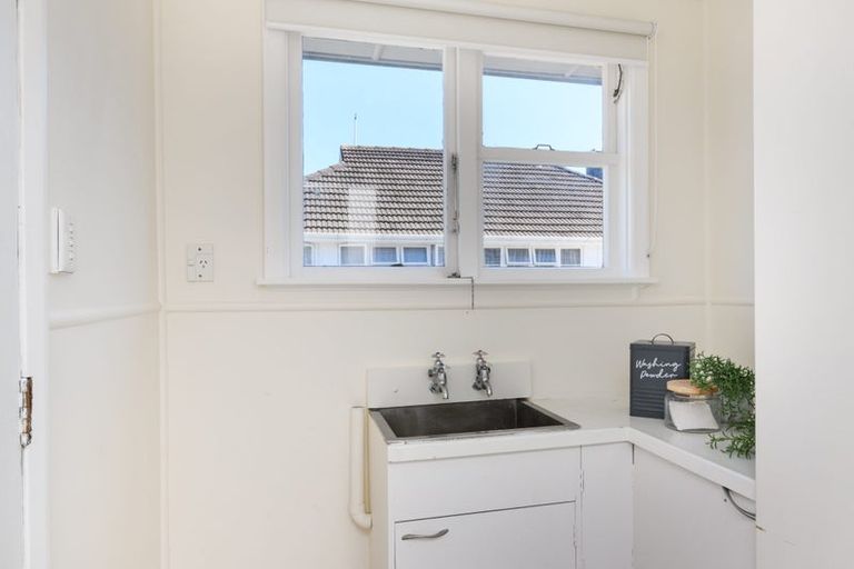 Photo of property in 112 Limbrick Street, Terrace End, Palmerston North, 4410