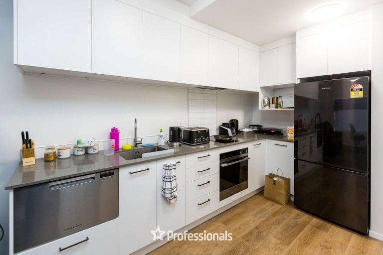 Photo of property in 2a Gibbons Street, Upper Hutt Central, Upper Hutt, 5018